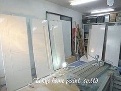 文京区内装既製品ドアの塗装、仕上げ